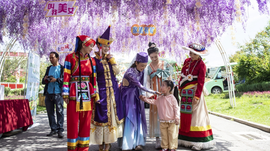 时政微观察丨集中力量办好自己的事